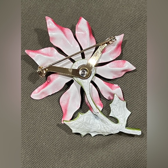Rare Vintage Large Christmas Poinsettia Enamel Metal Brooch Pin  3"x2.25” - Picture 3 of 4